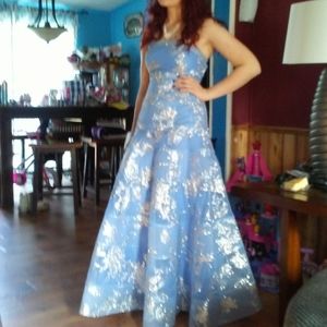 COPY - Beautiful prom dress